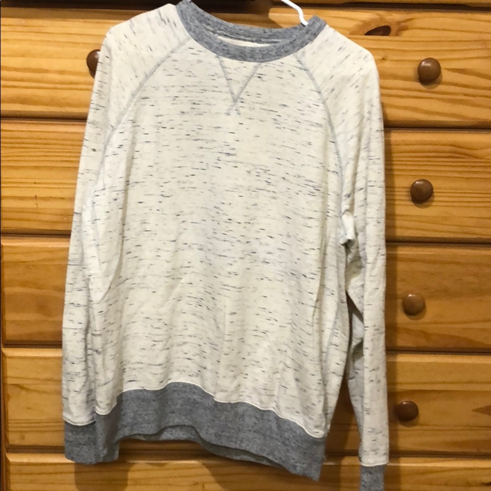 WHITE AND GREY CREWNECK